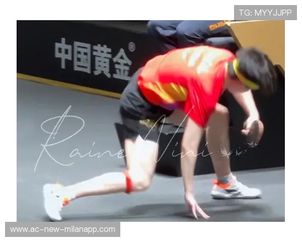 周启豪正手爆衝直冲底线