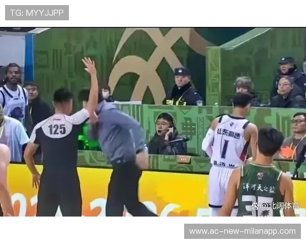 【罚分争议】比赛中最具争议的判罚时刻回顾，比赛罚款